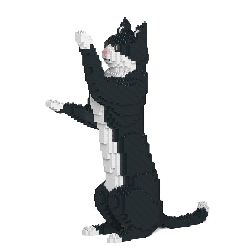 Jekca – Tuxedo Cat – Small (05S)